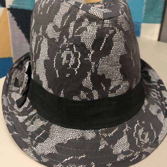 Fashion Fedoraa with Jewel Buckle - Picture 2 of 4